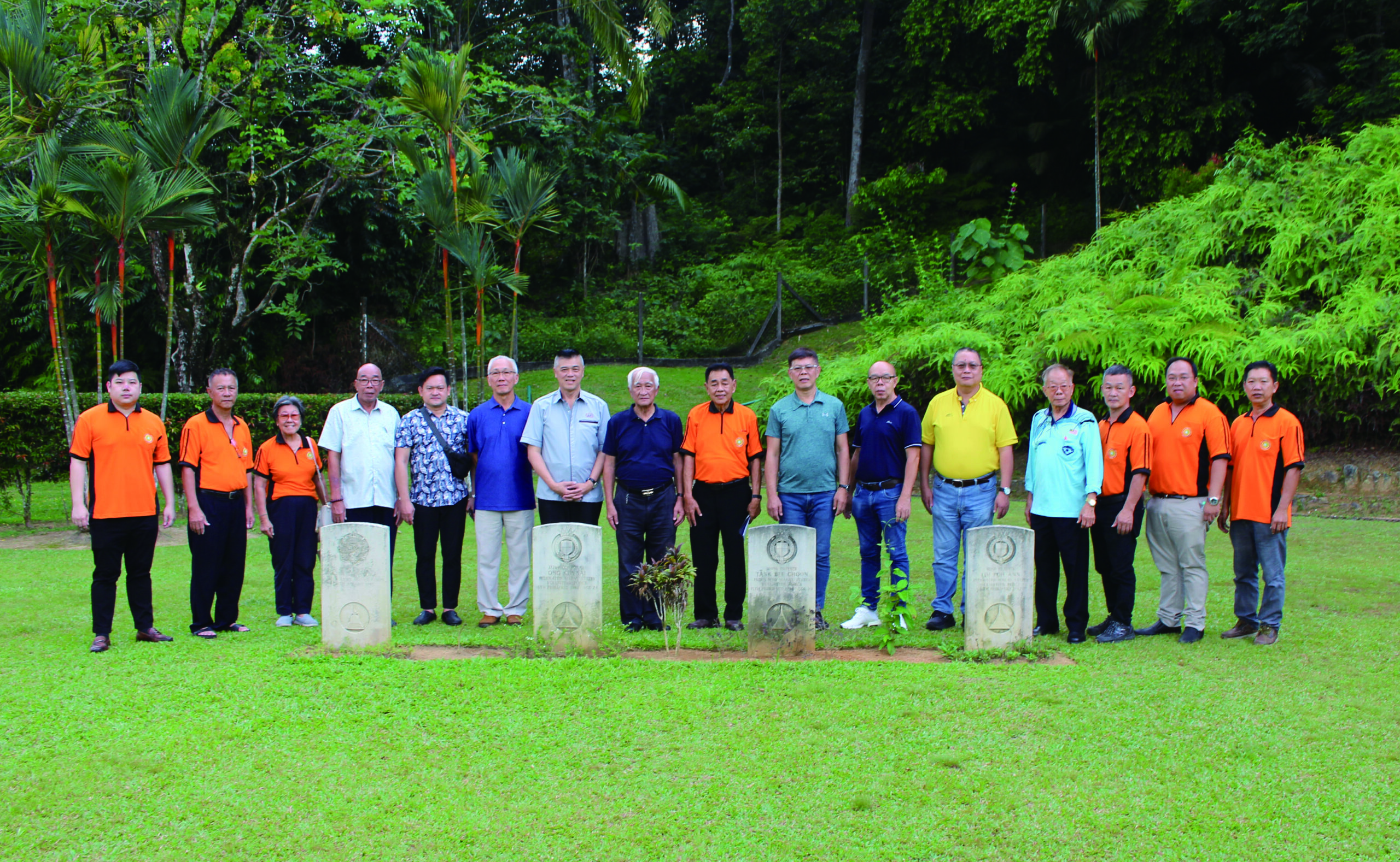 吉隆坡广东义山董事会成员到访第二次世界大战殉难烈士公墓